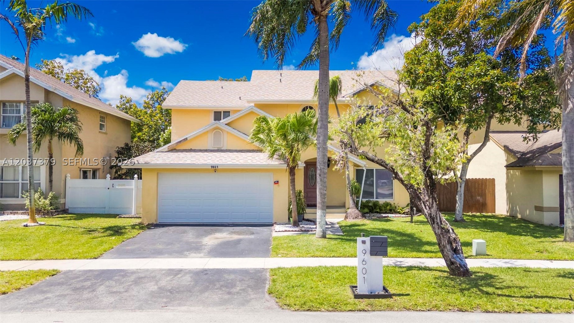 Pembroke Pines photo 2