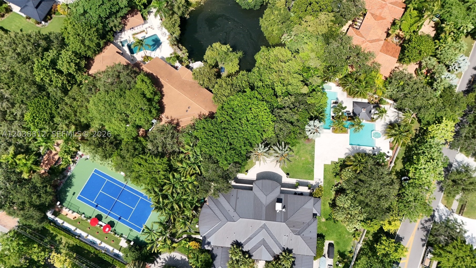 Pinecrest photo 2