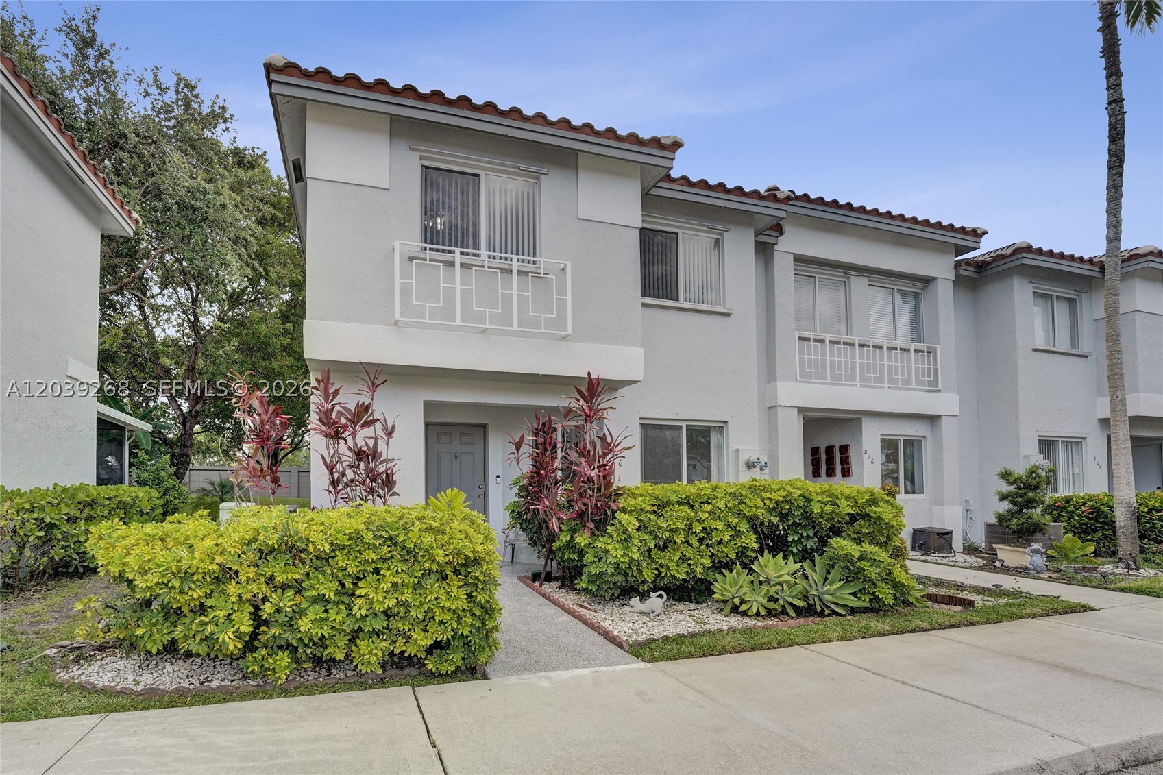 Pembroke Pines photo 1