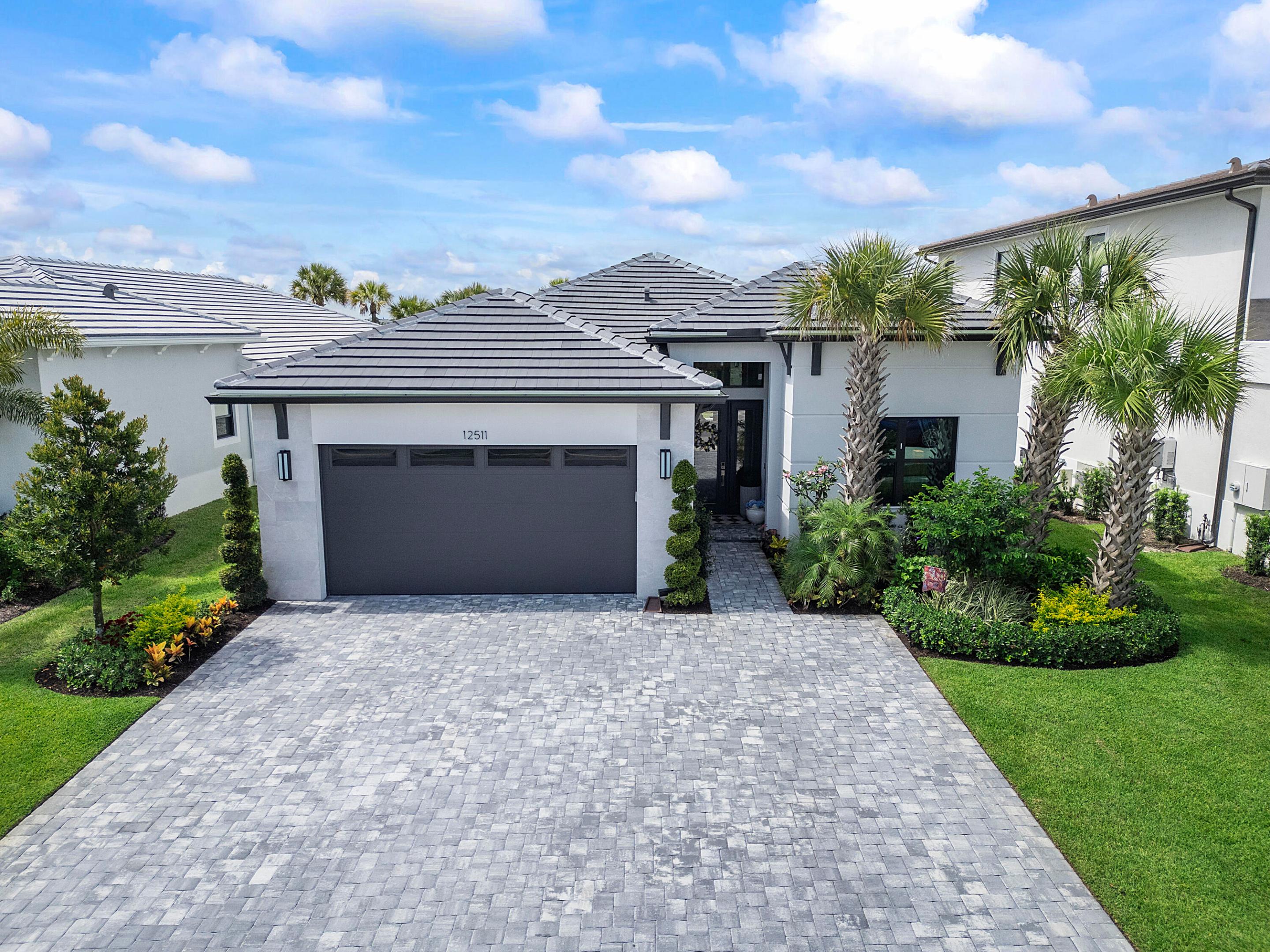 Palm Beach Gardens photo 1