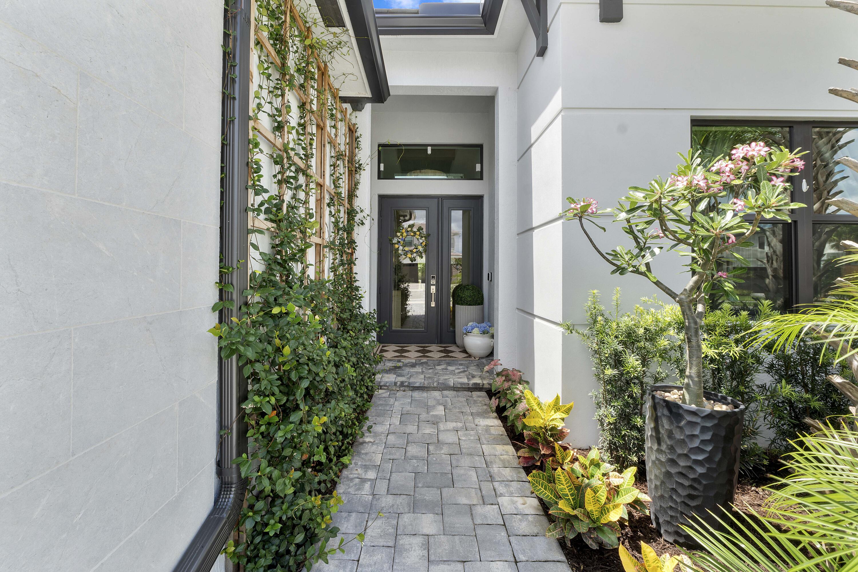 Palm Beach Gardens photo 3
