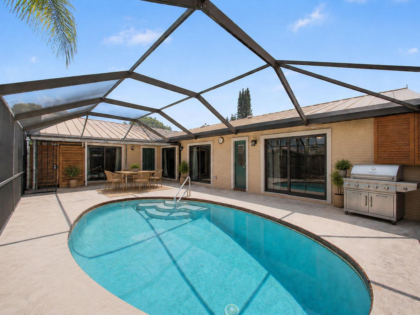 Palm Beach Gardens photo 1