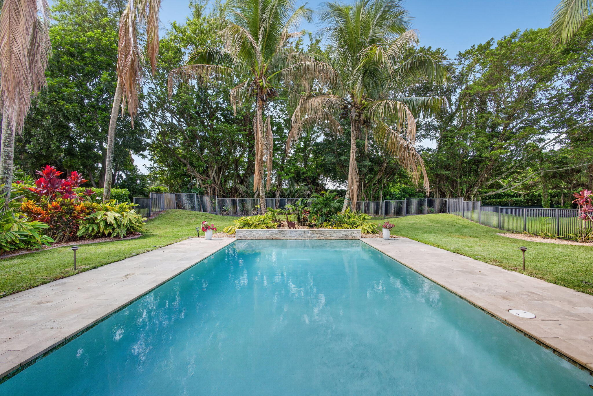 Palm Beach Gardens photo 1