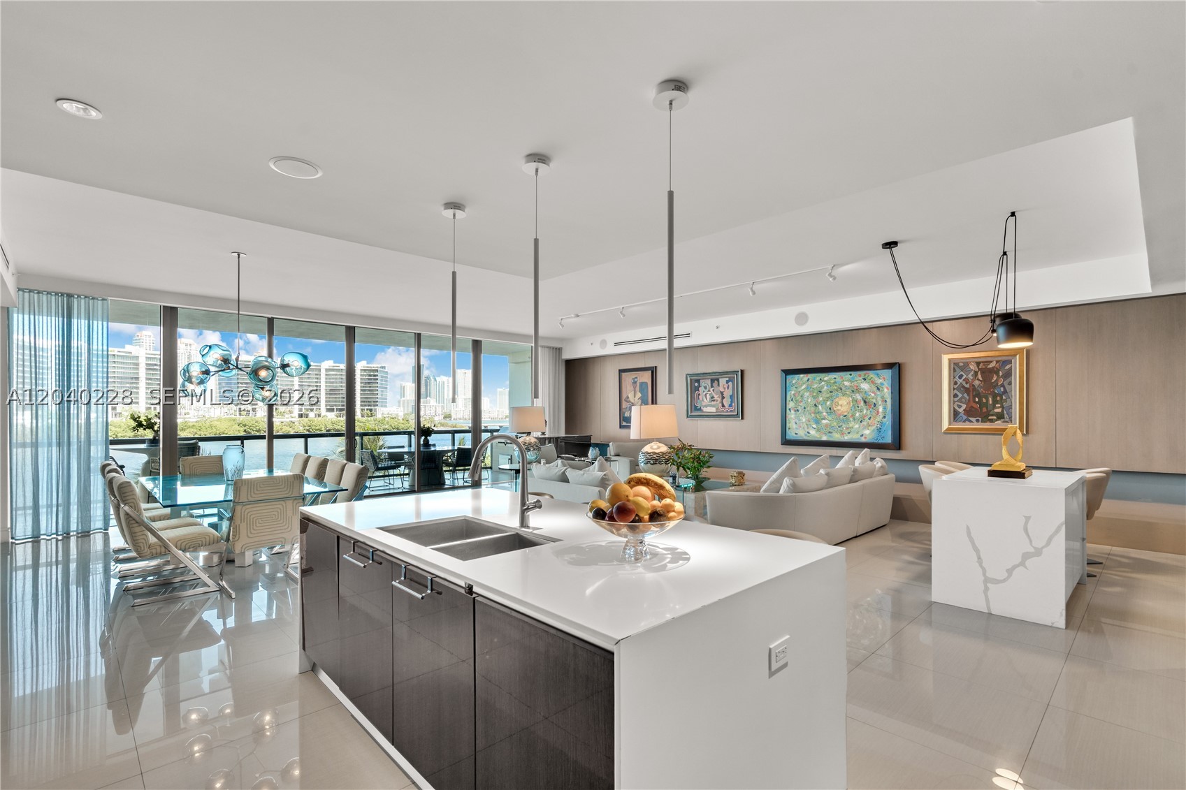 Aventura photo 2