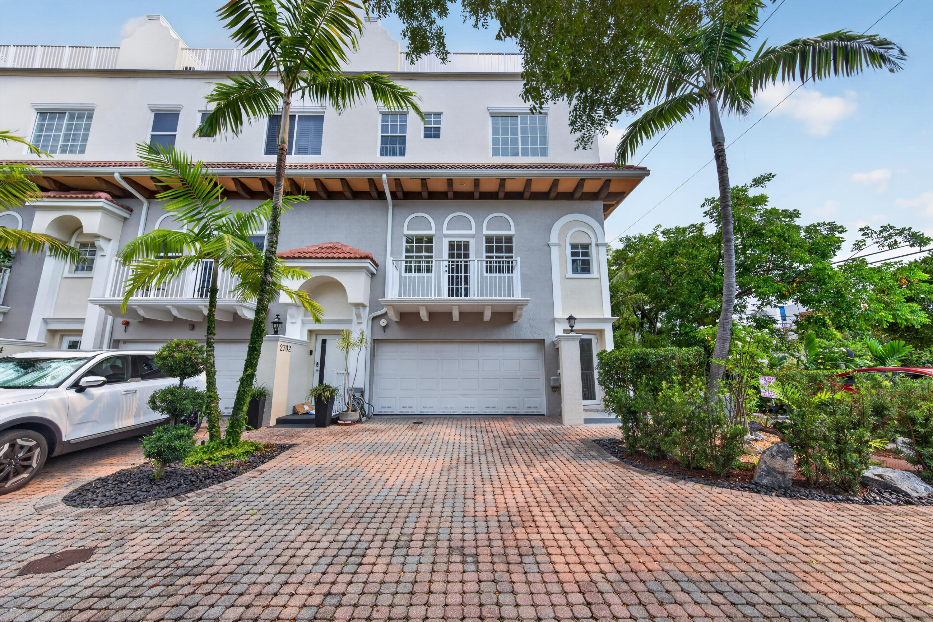 Wilton Manors photo 2