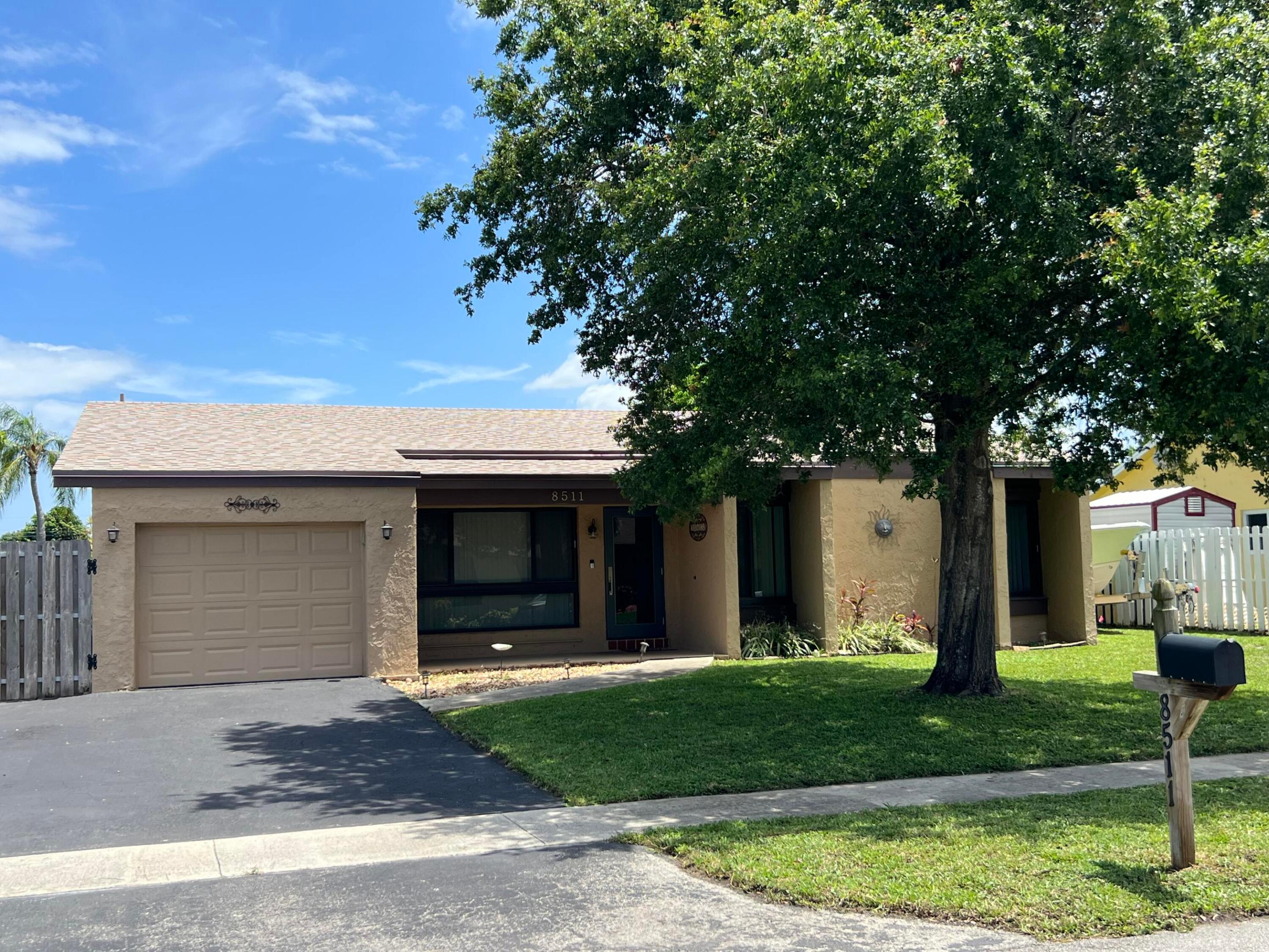 Pembroke Pines photo 1