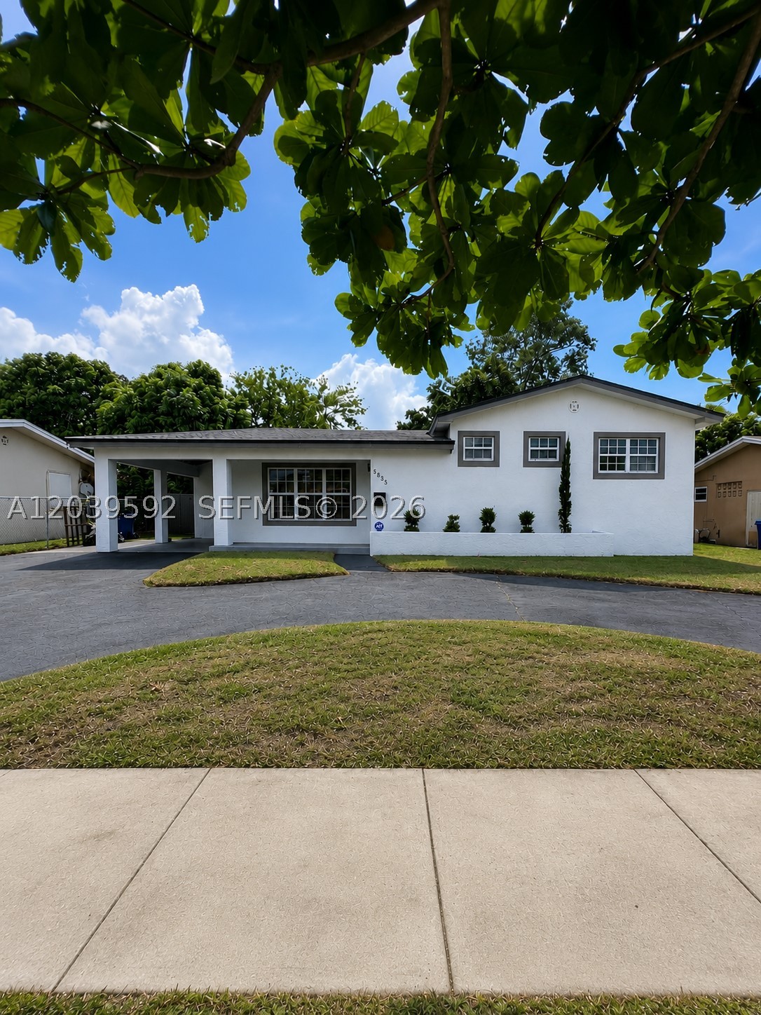 Miami Gardens photo 1