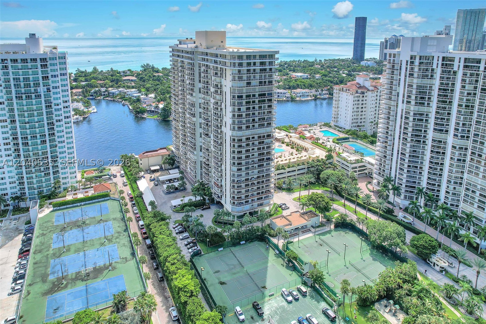 Aventura photo 3