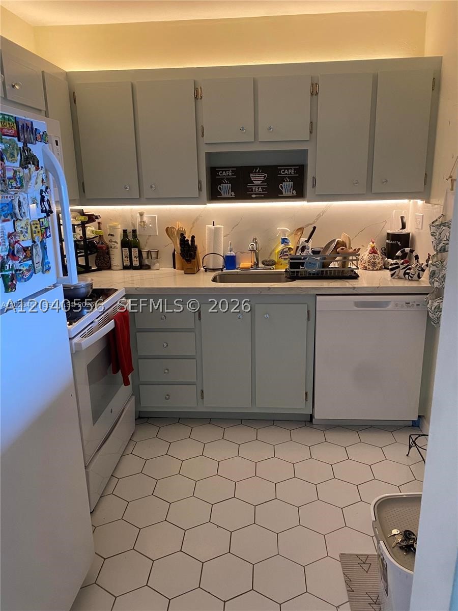 North Miami photo 2