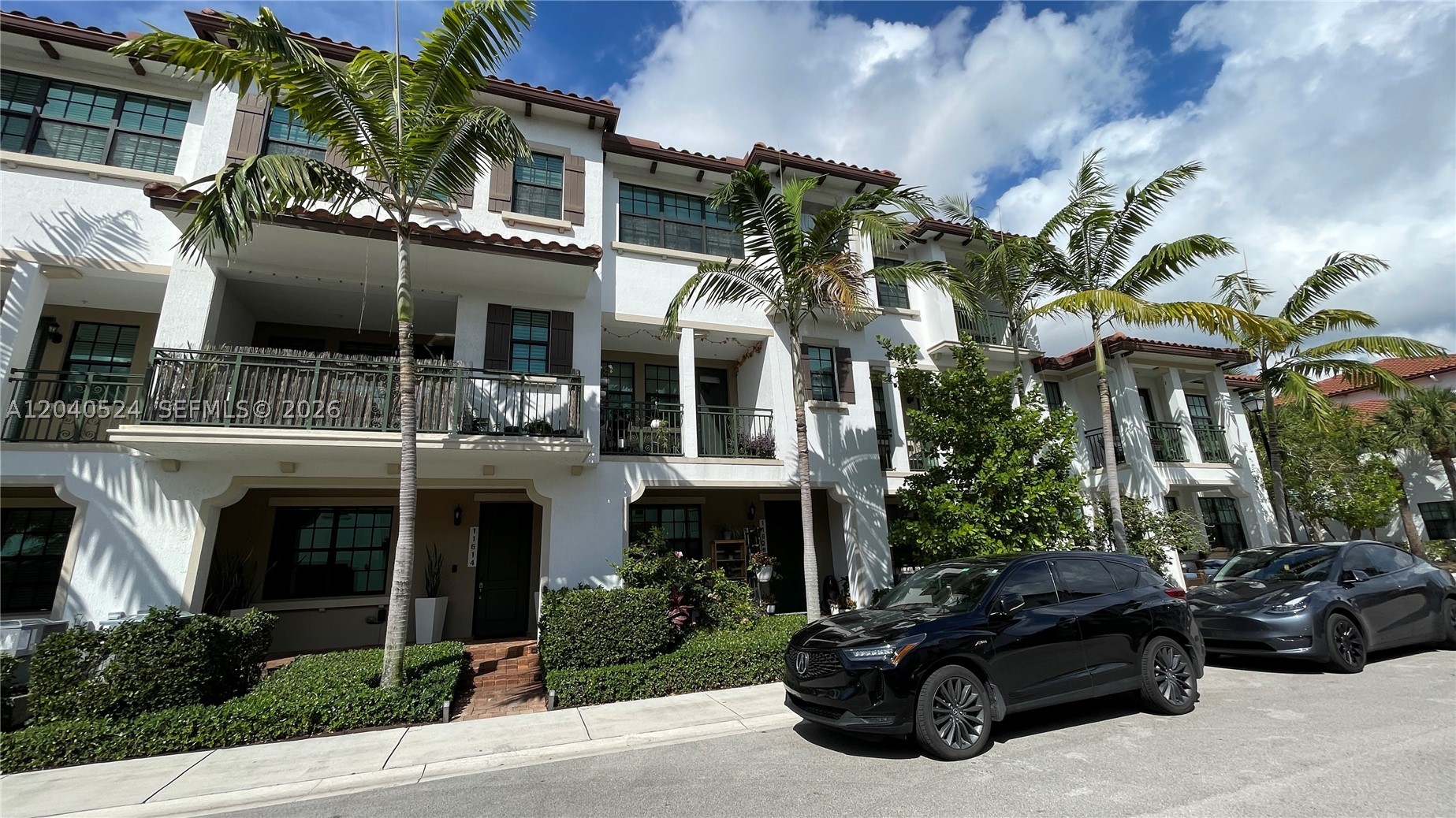 Pembroke Pines photo 1
