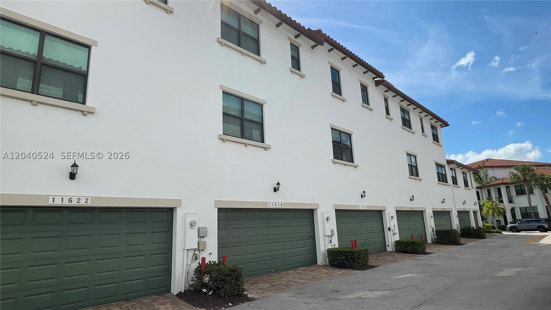 Pembroke Pines photo 4