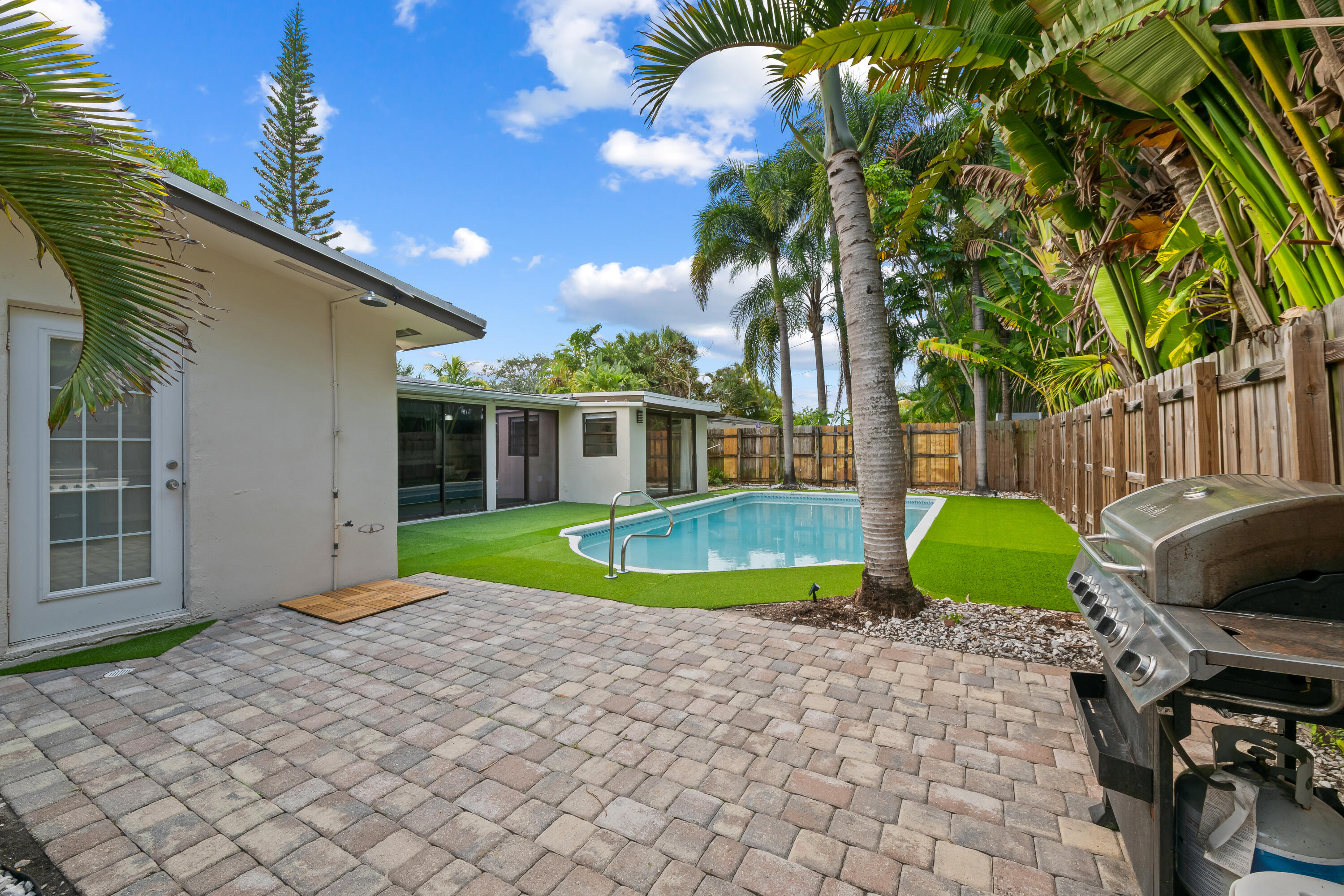 Wilton Manors photo 3