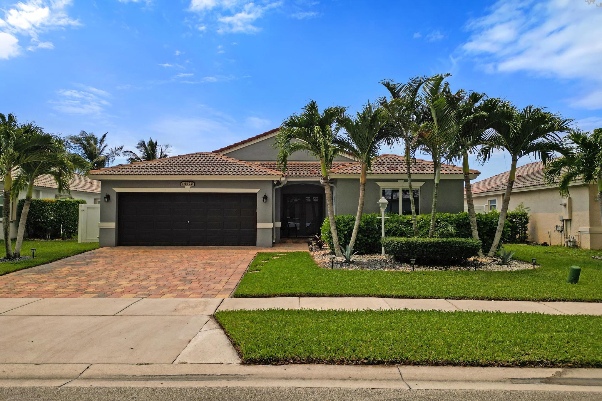 Pembroke Pines photo 2