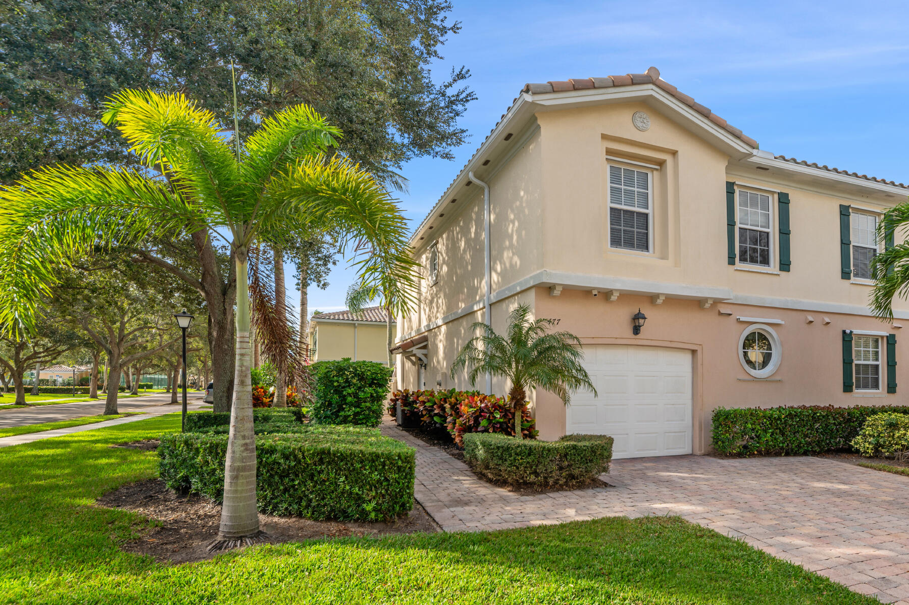 Palm Beach Gardens photo 1