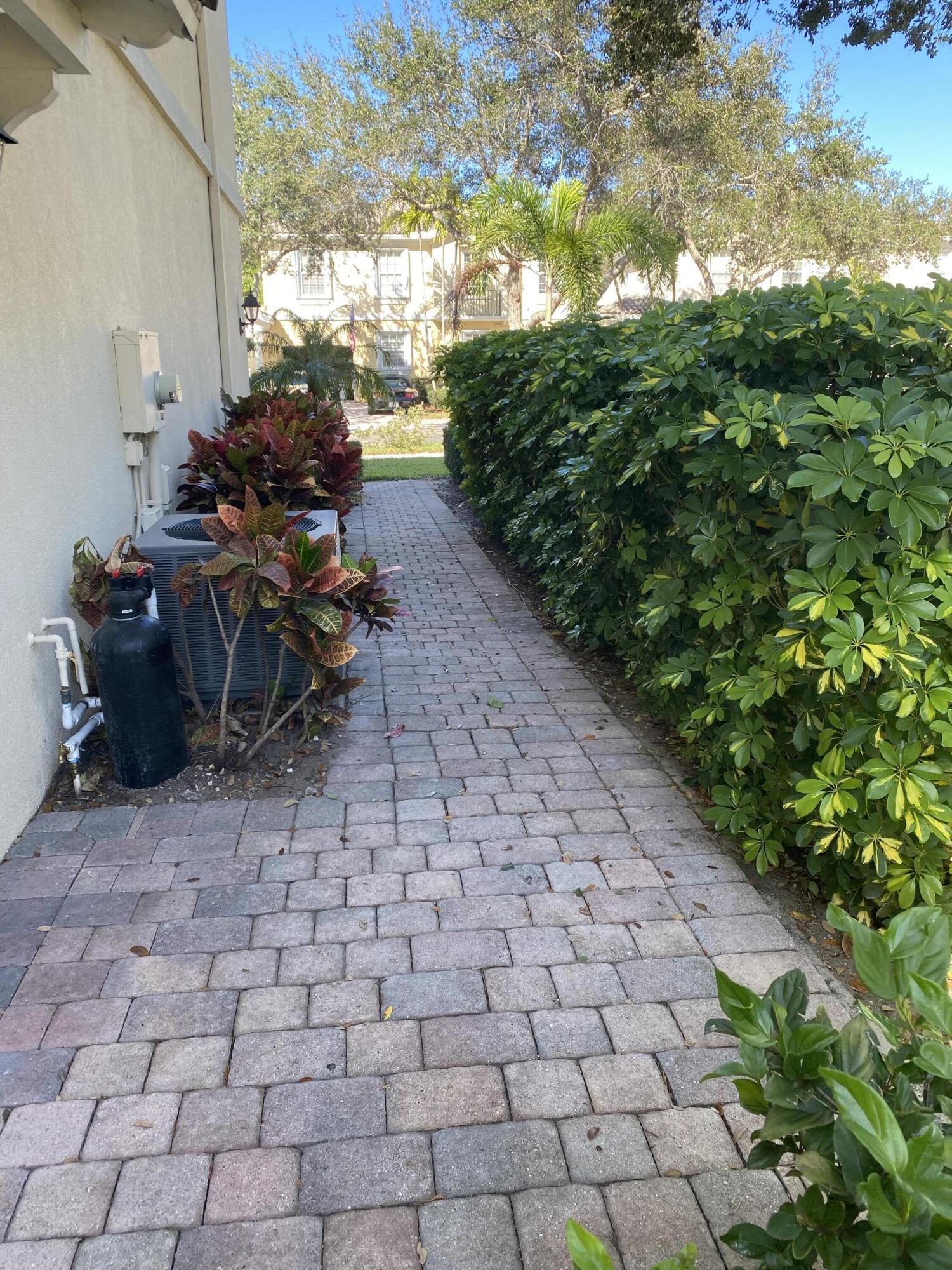 Palm Beach Gardens photo 3