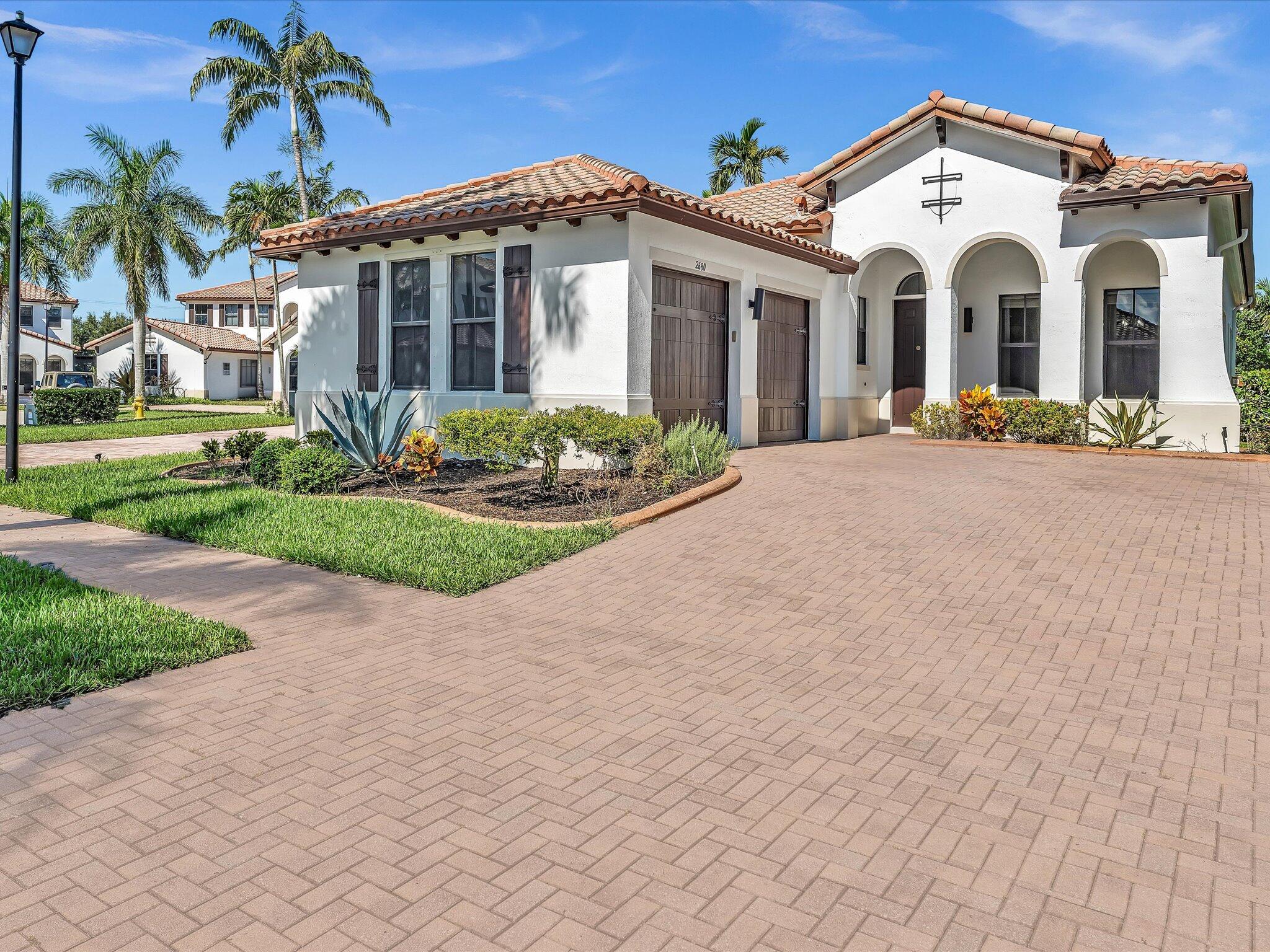 Pembroke Pines photo 1