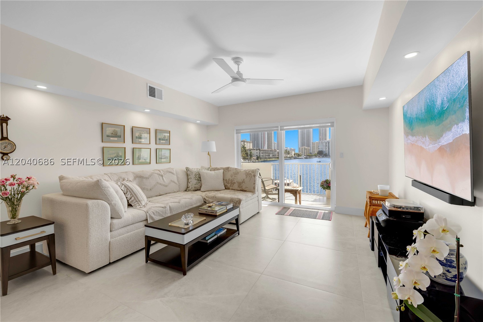 Hallandale Beach photo 3