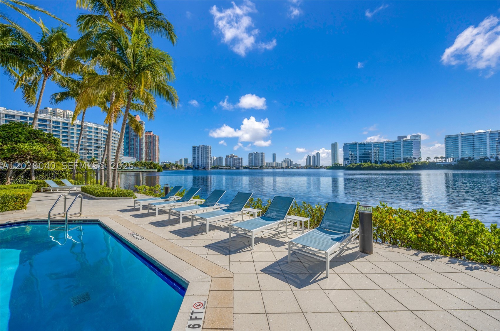 Aventura photo 2