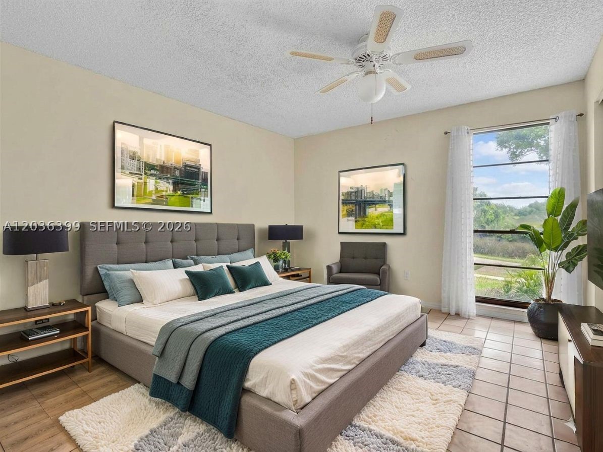 Pembroke Pines photo 4
