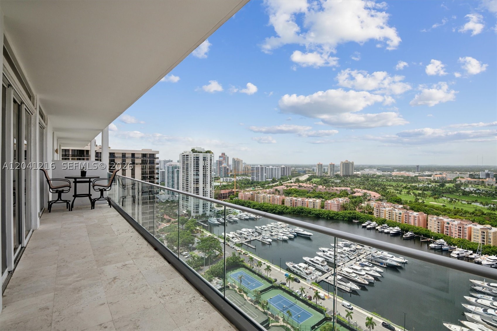 Aventura photo 5