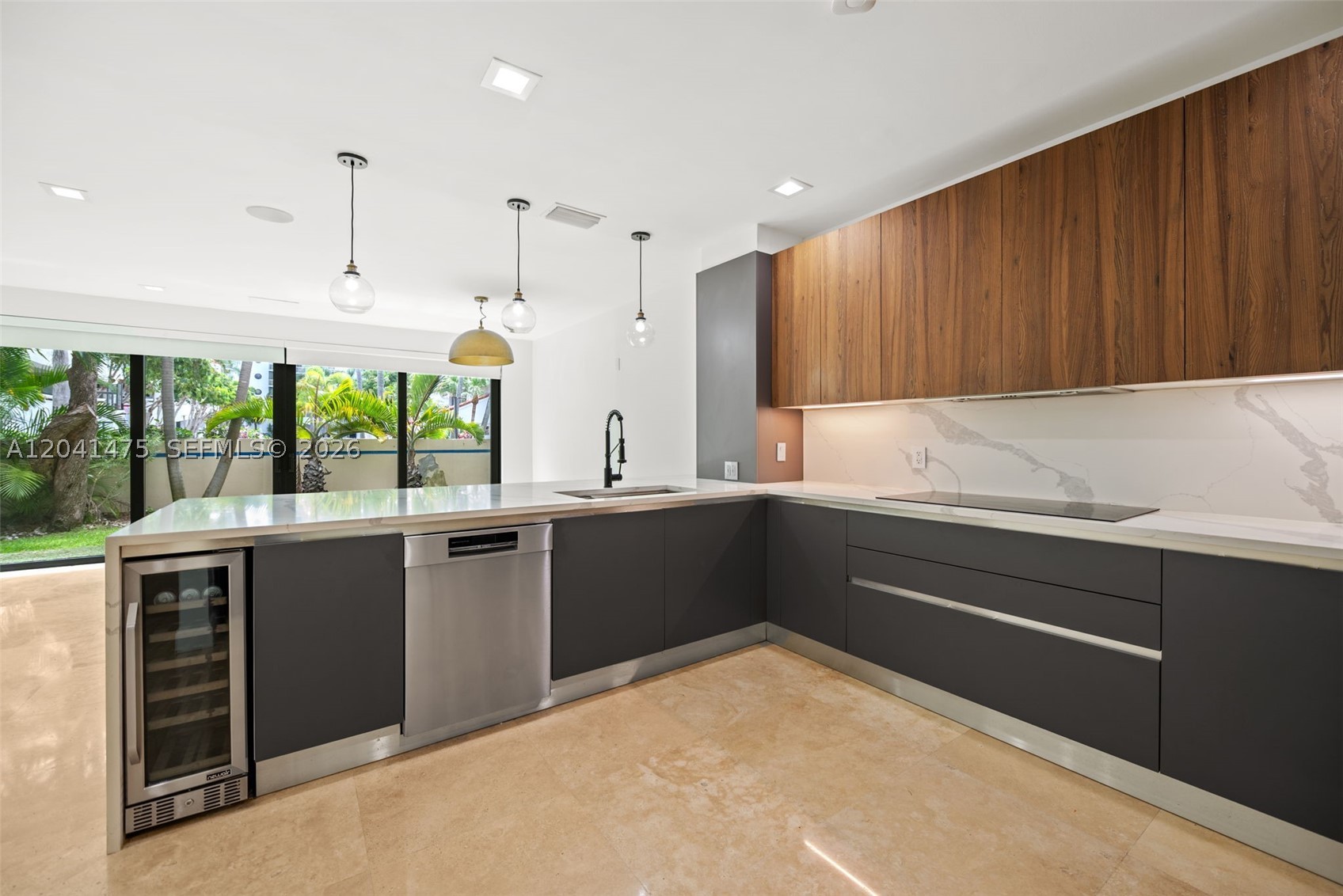 Aventura photo 2