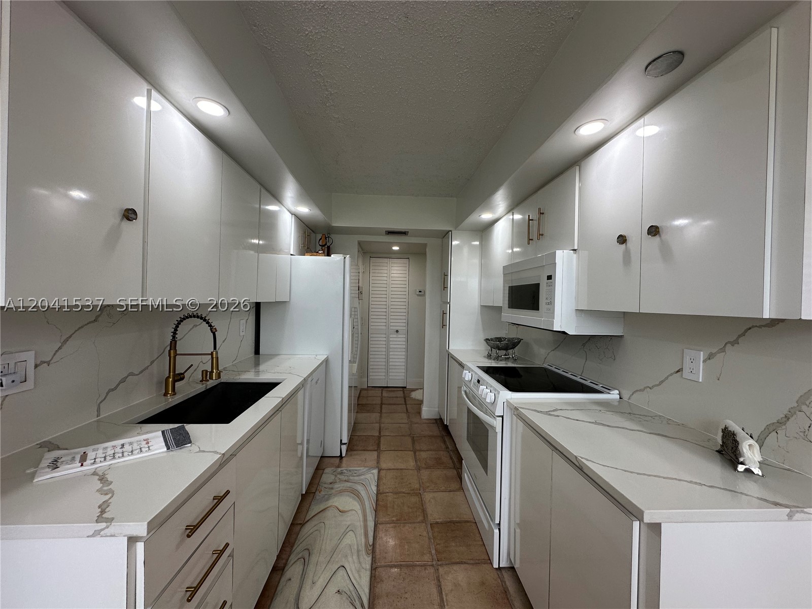Pembroke Pines photo 2