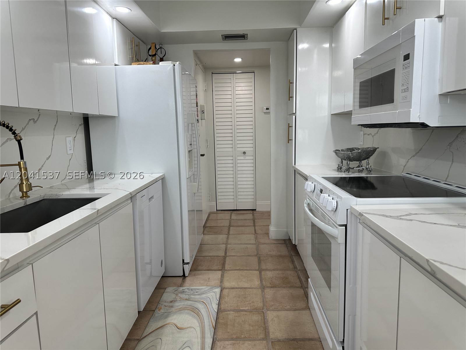 Pembroke Pines photo 3