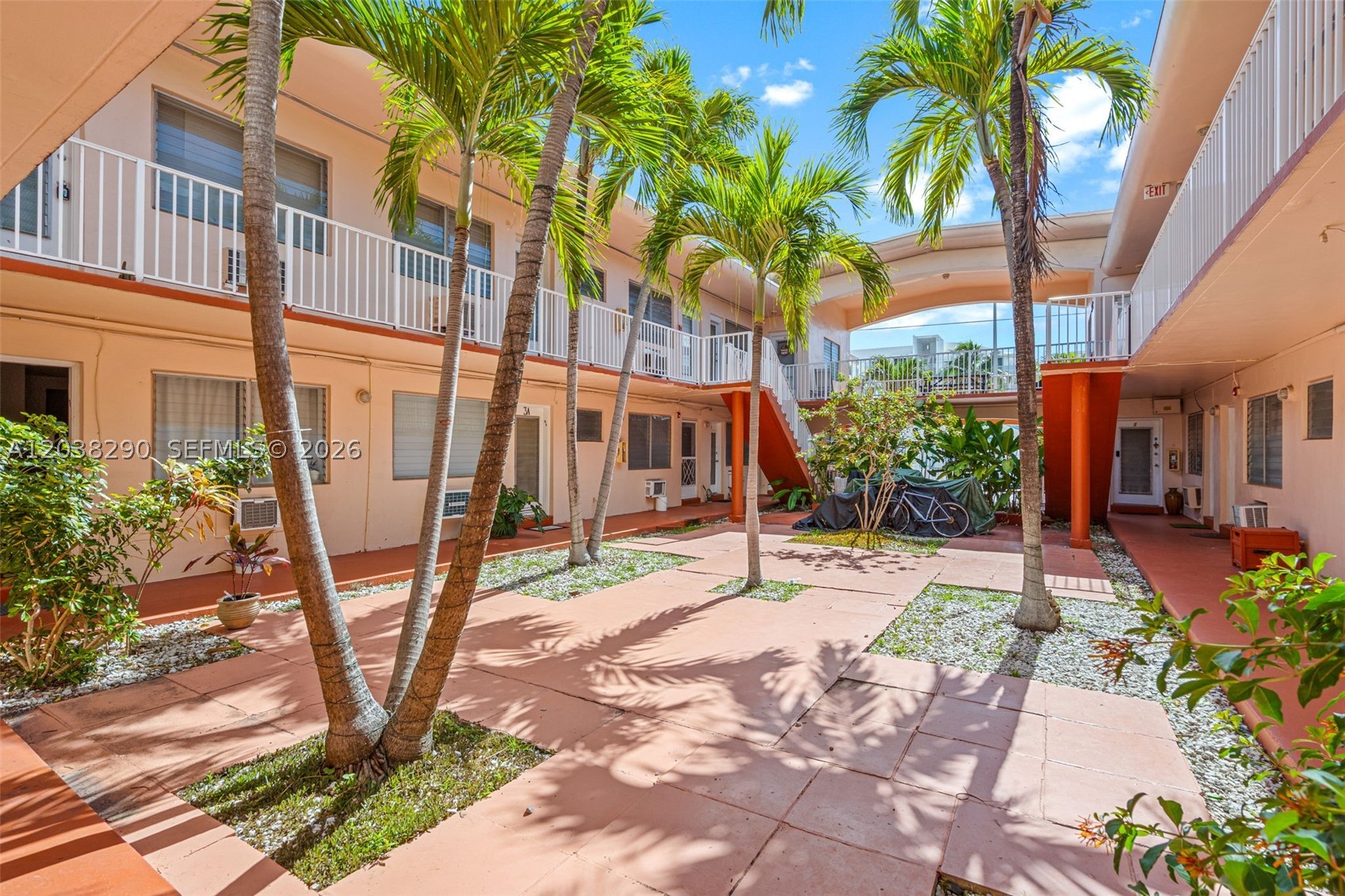 Miami Beach photo 2