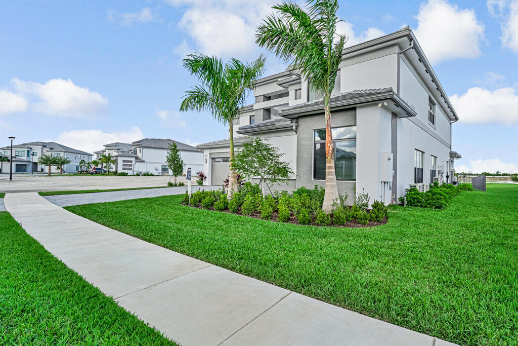 Palm Beach Gardens photo 3