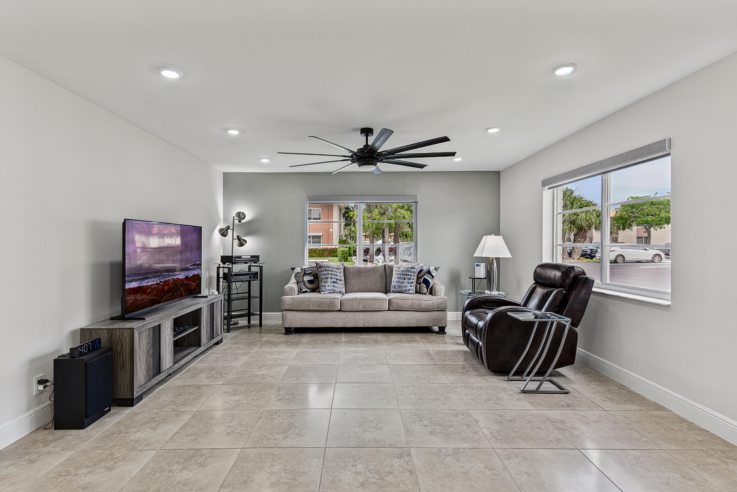 Wilton Manors photo 2