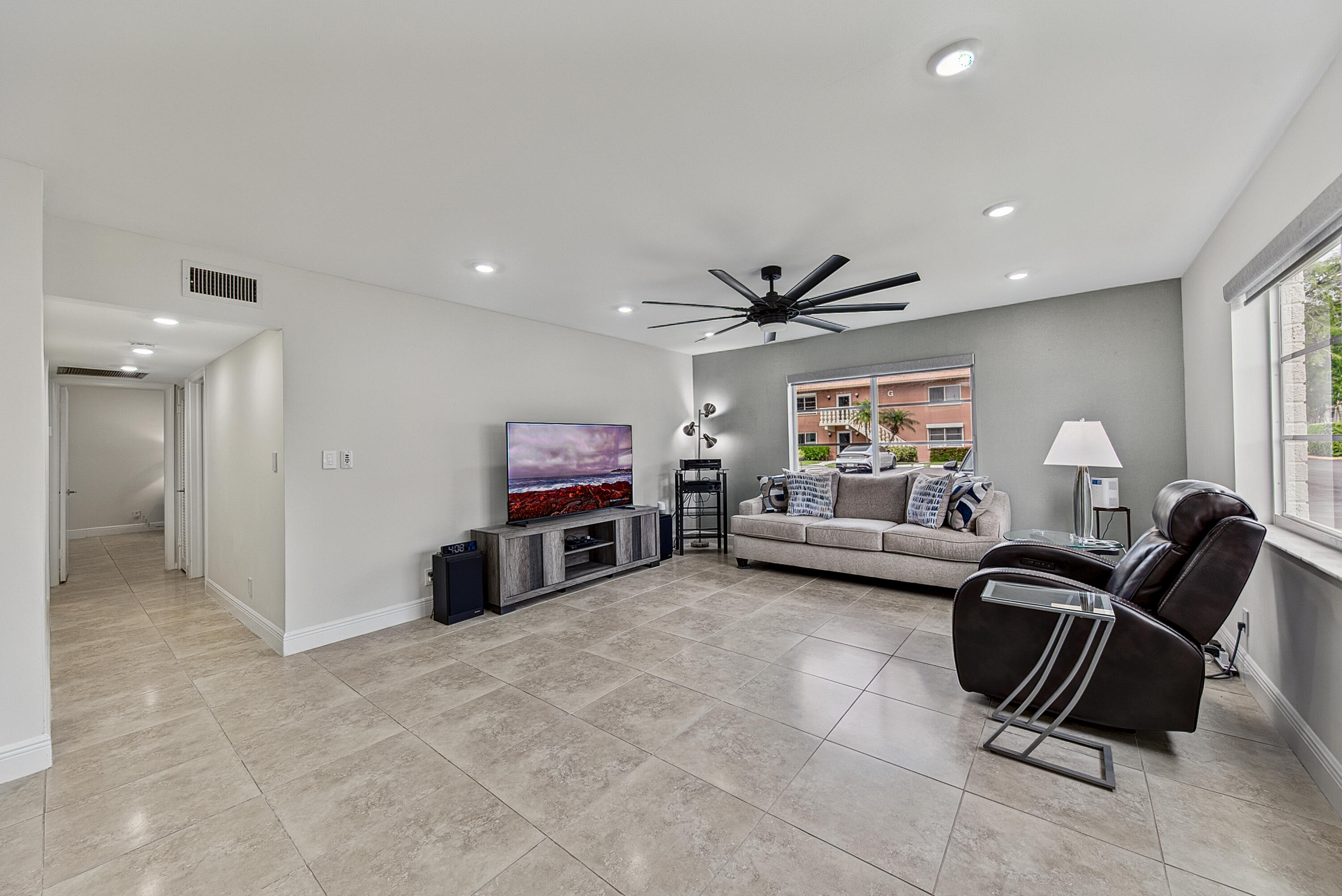 Wilton Manors photo 3