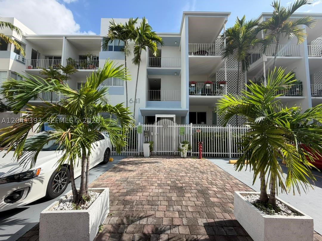 Miami Beach photo 1