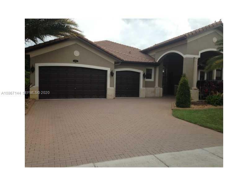 Miramar photo 1