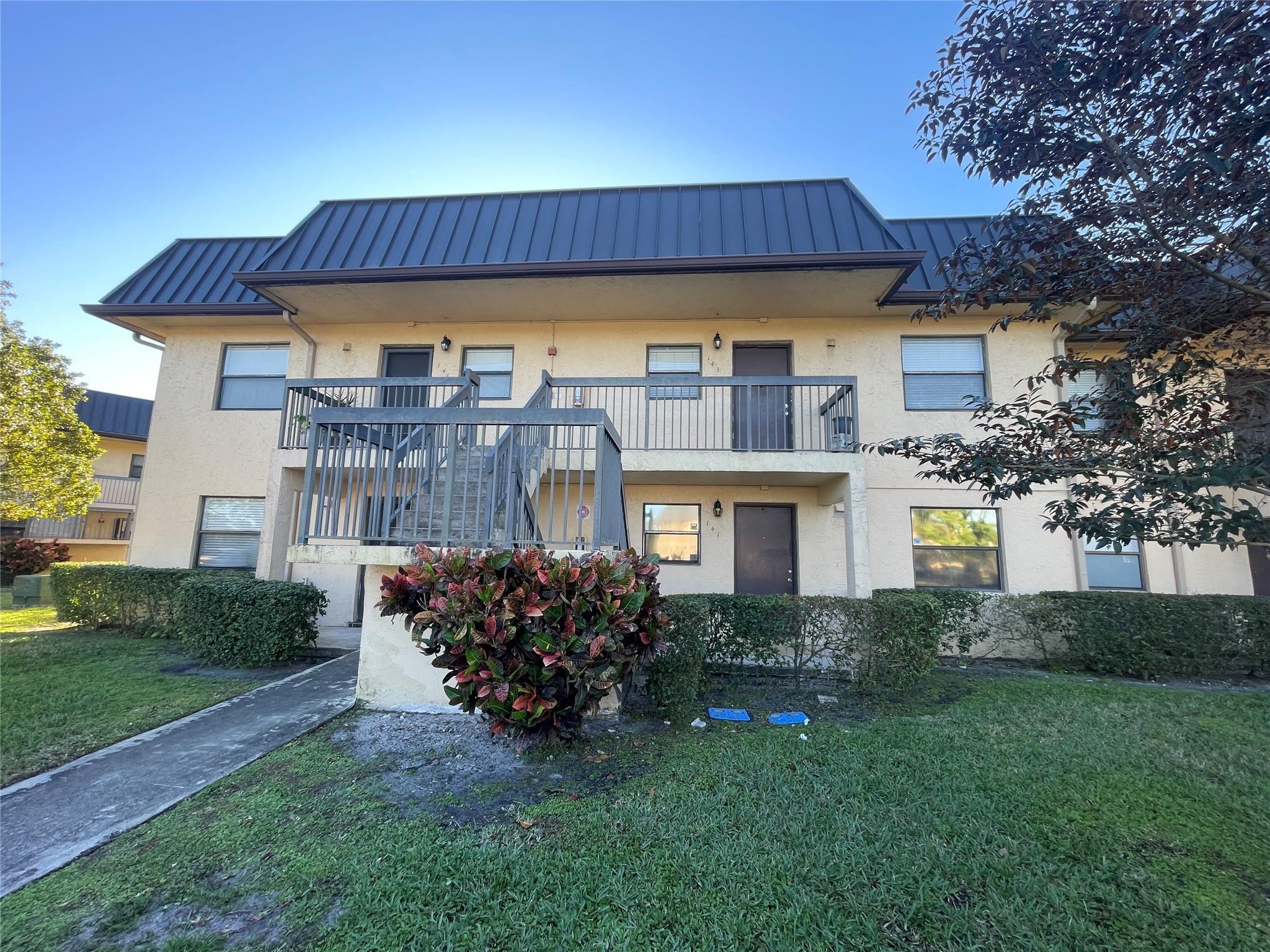 Pembroke Pines photo 1
