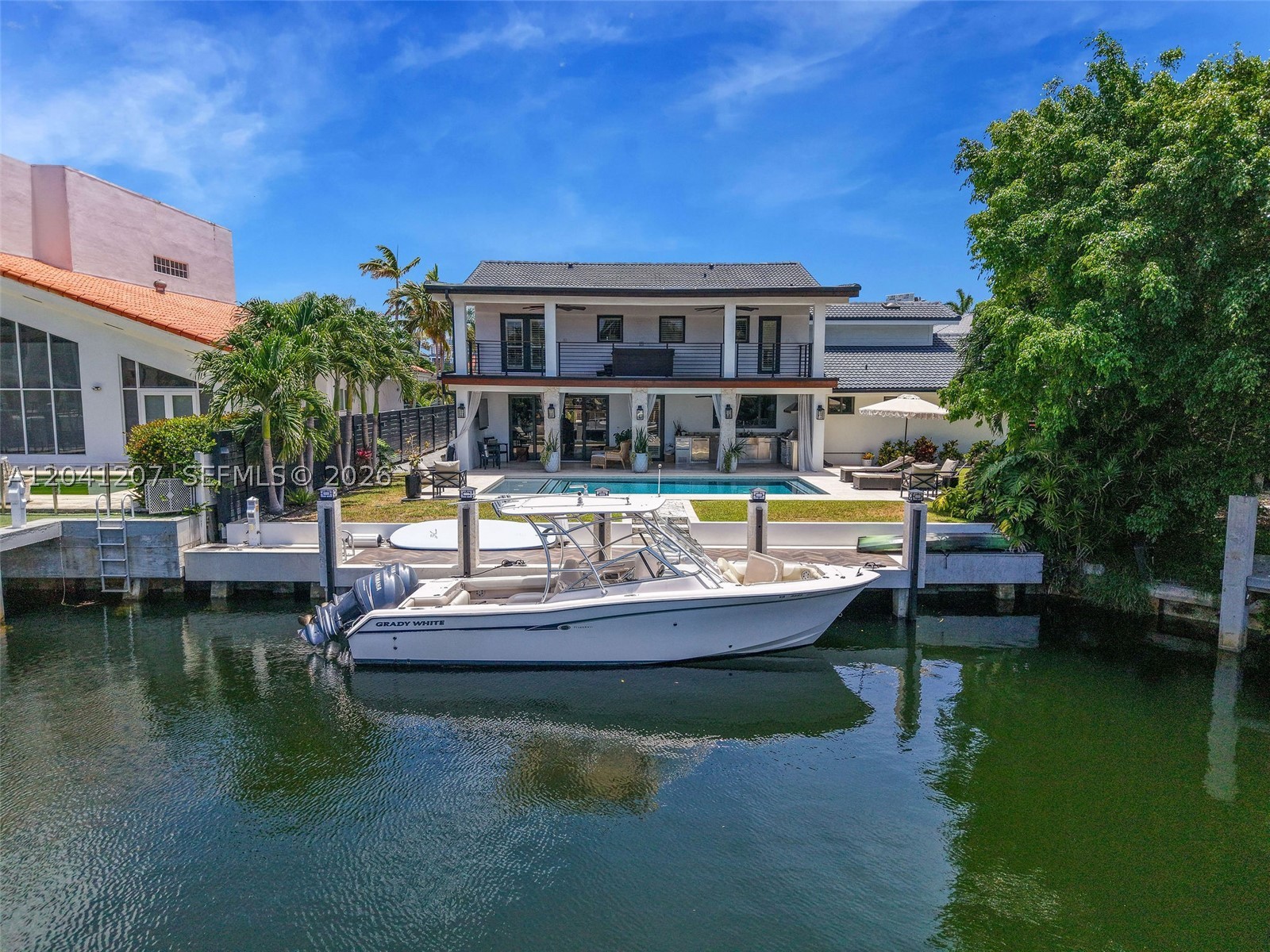 North Miami Beach photo 1