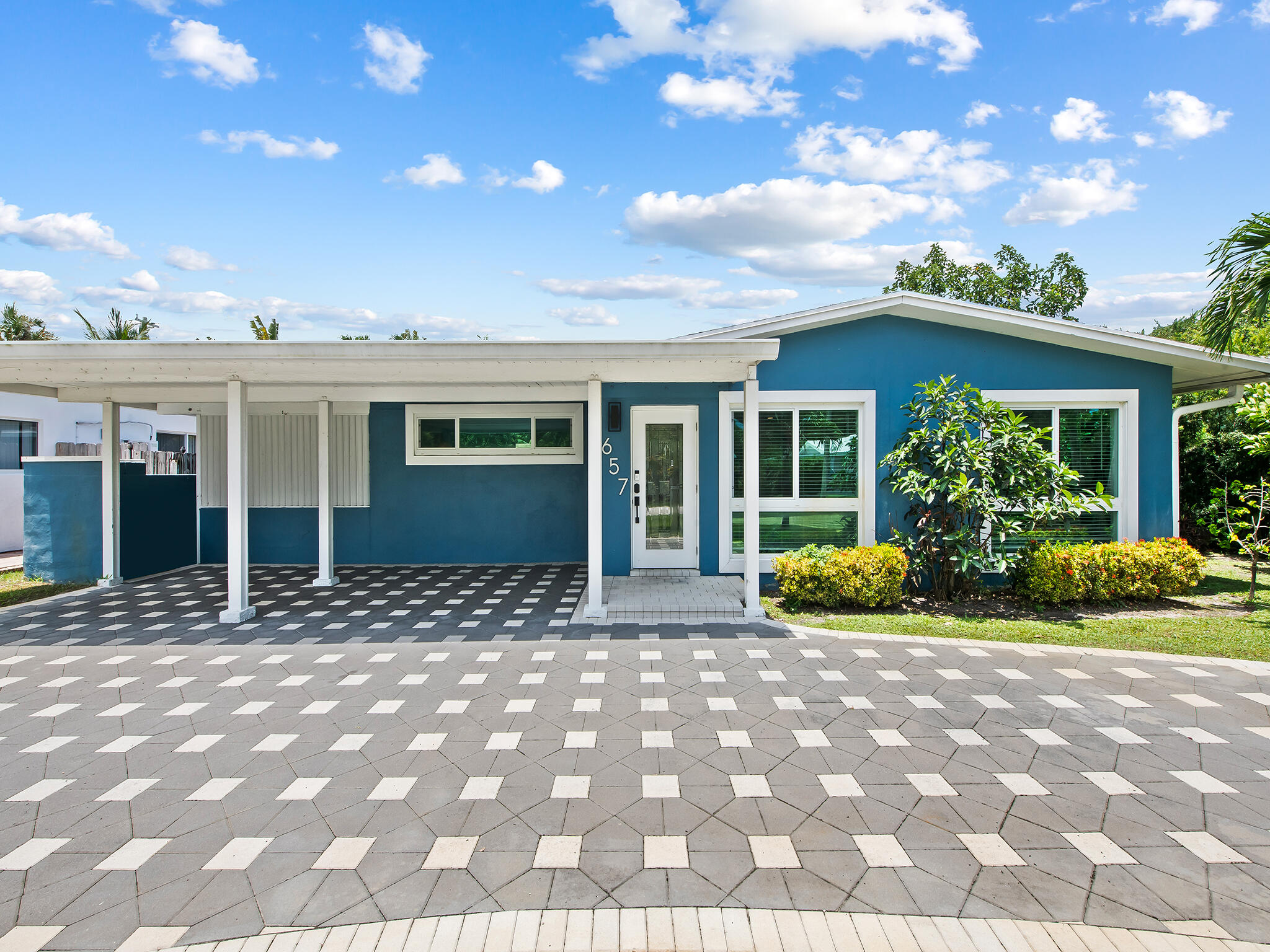 Wilton Manors photo 1