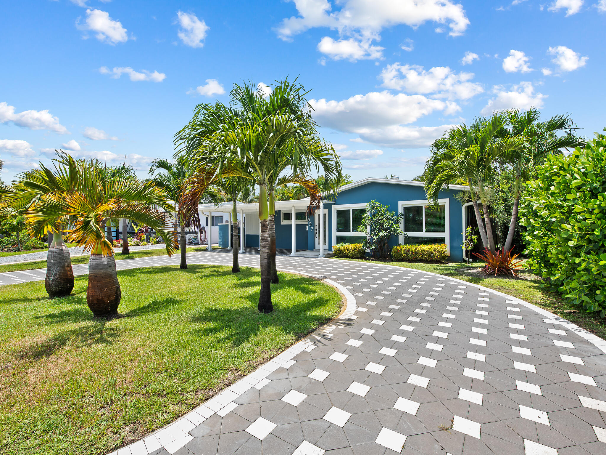 Wilton Manors photo 2