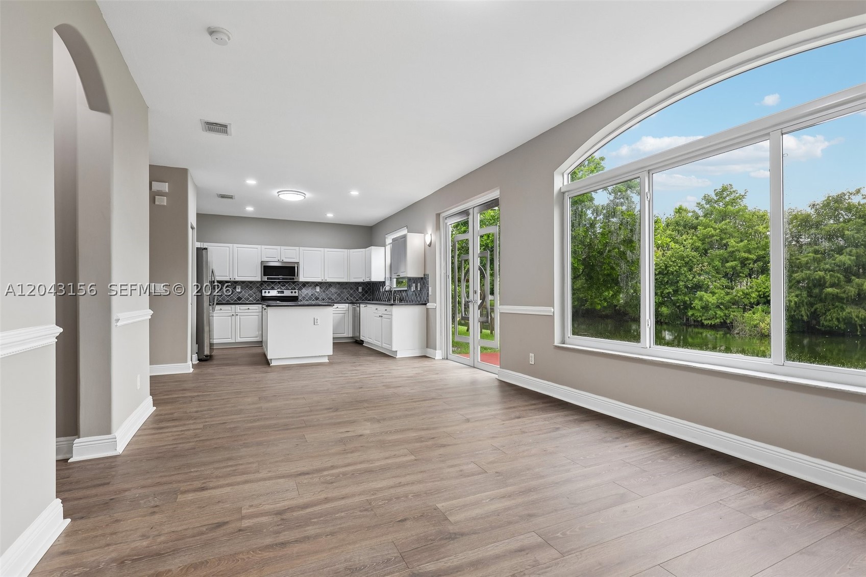 Pembroke Pines photo 2