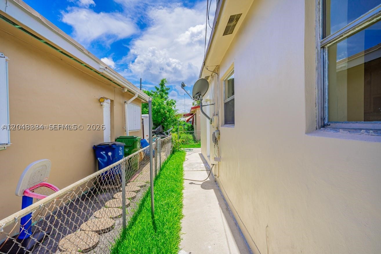 Hallandale Beach photo 2
