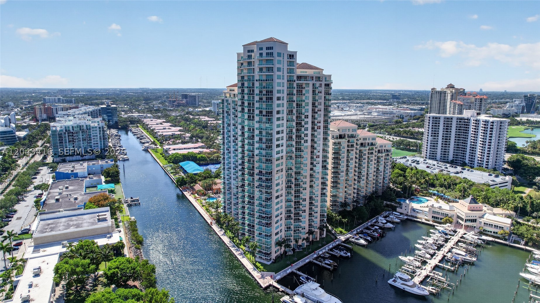 Aventura photo 2