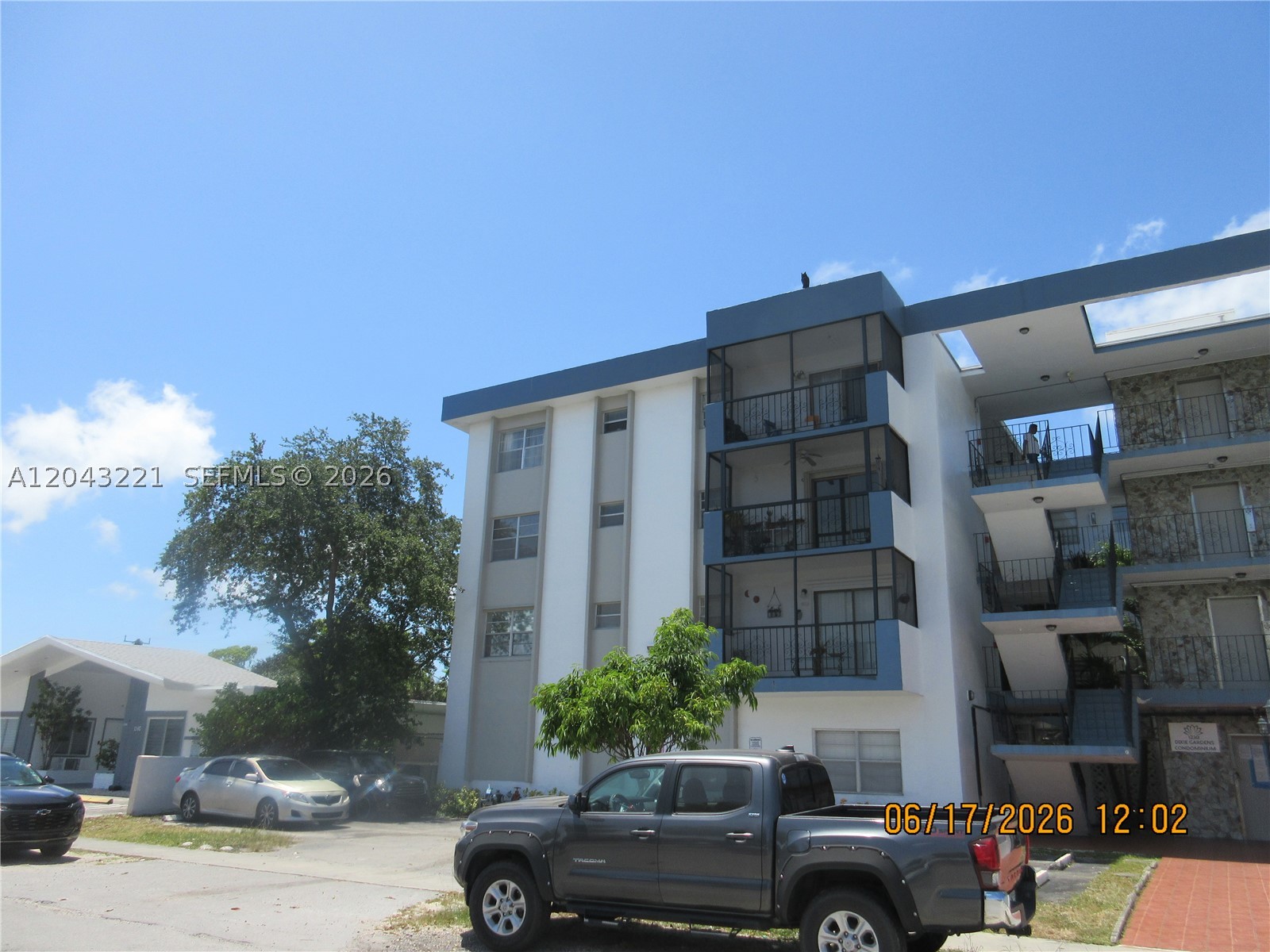 North Miami photo 2