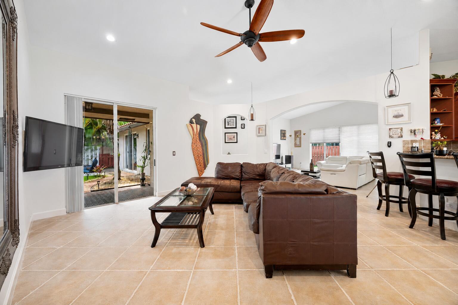 Miramar photo 5