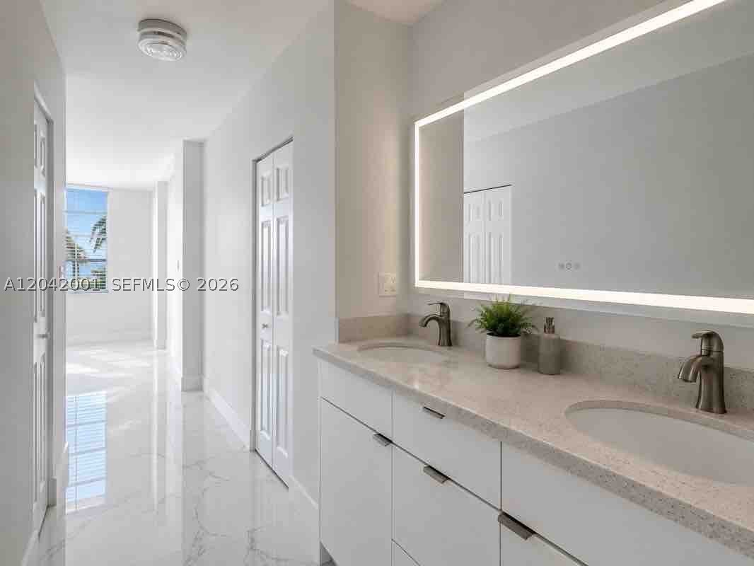 Sunny Isles Beach photo 2