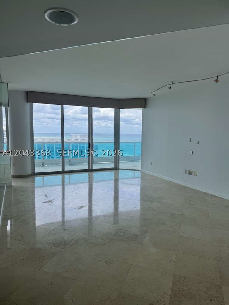 Miami Beach photo 1