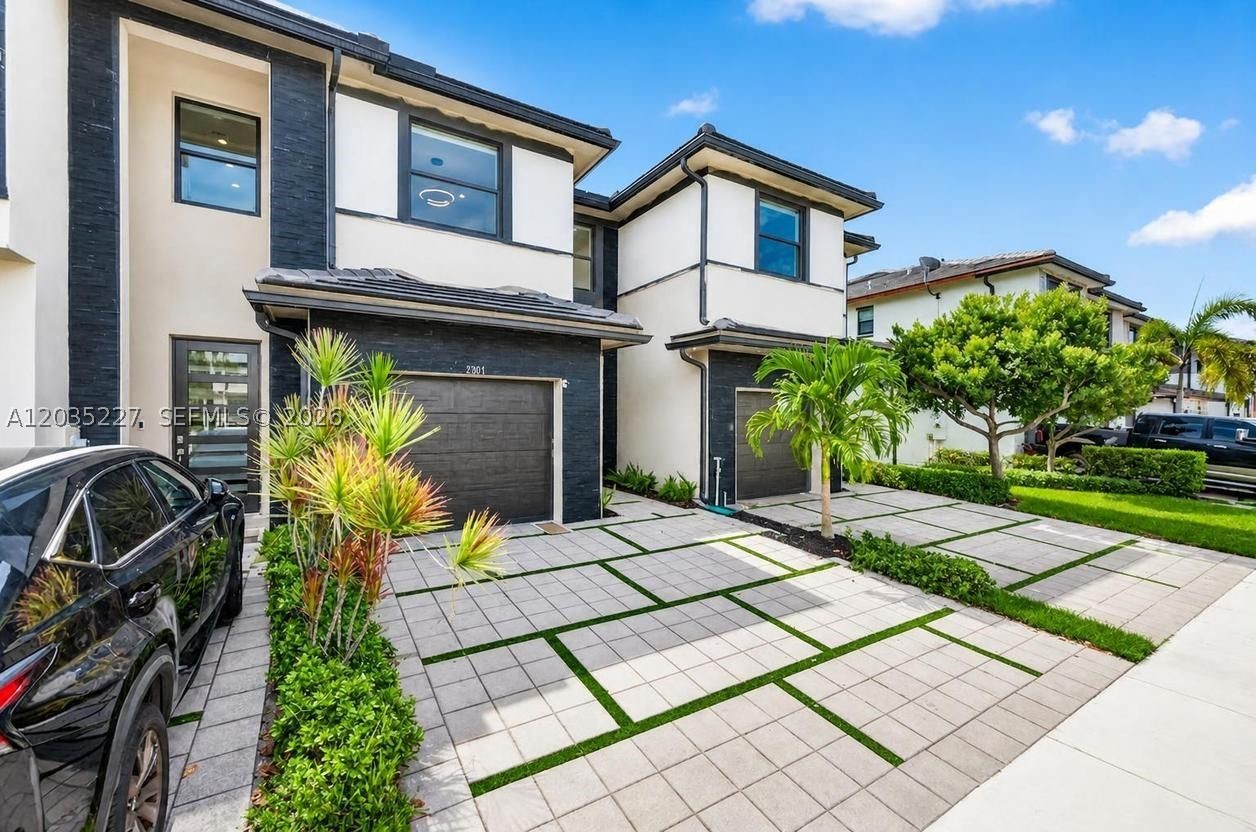 Miami Lakes photo 4