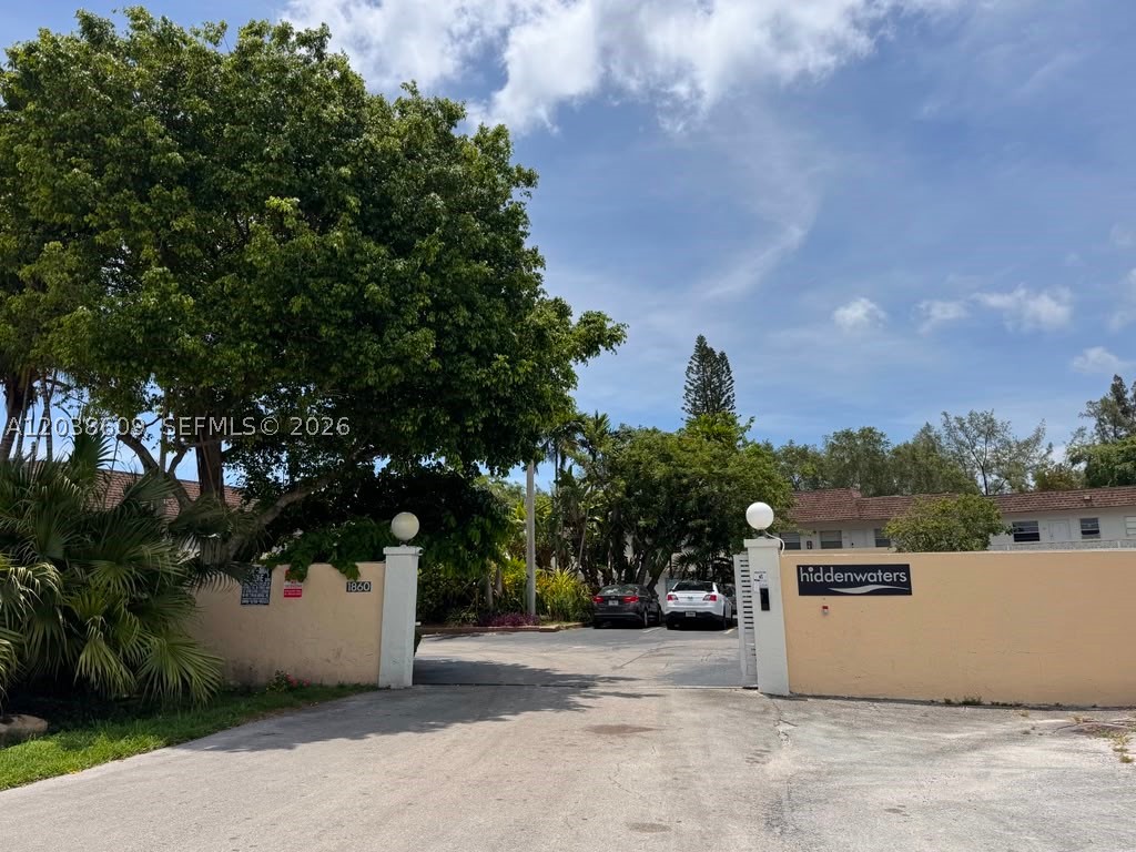 North Miami photo 3