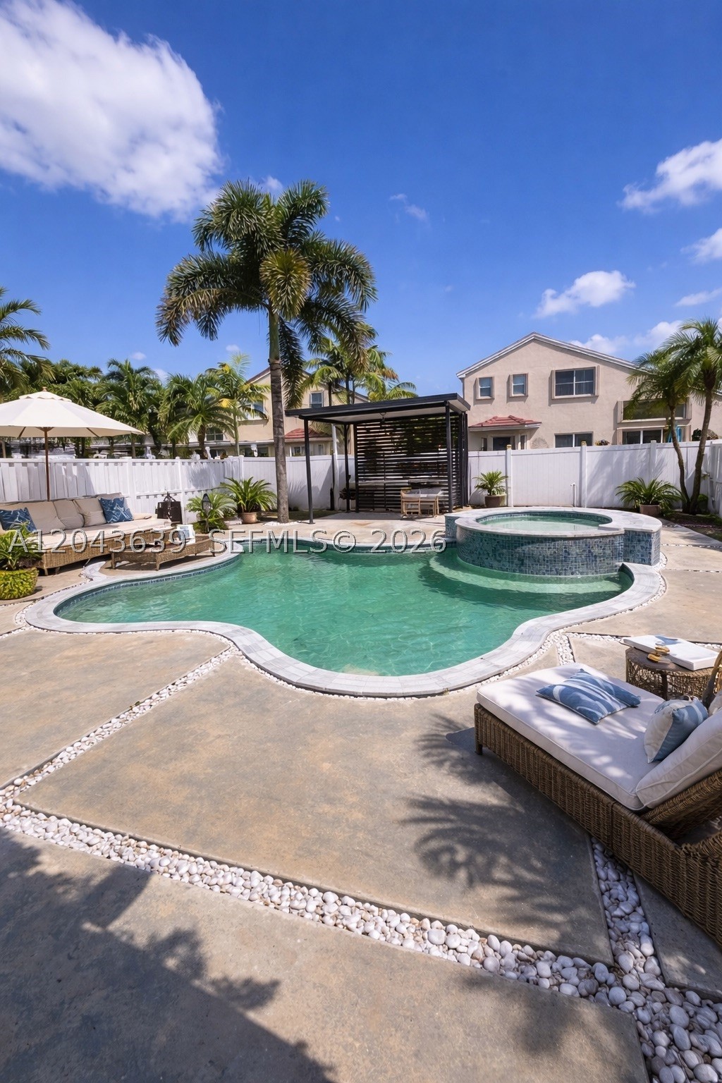 Pembroke Pines photo 1