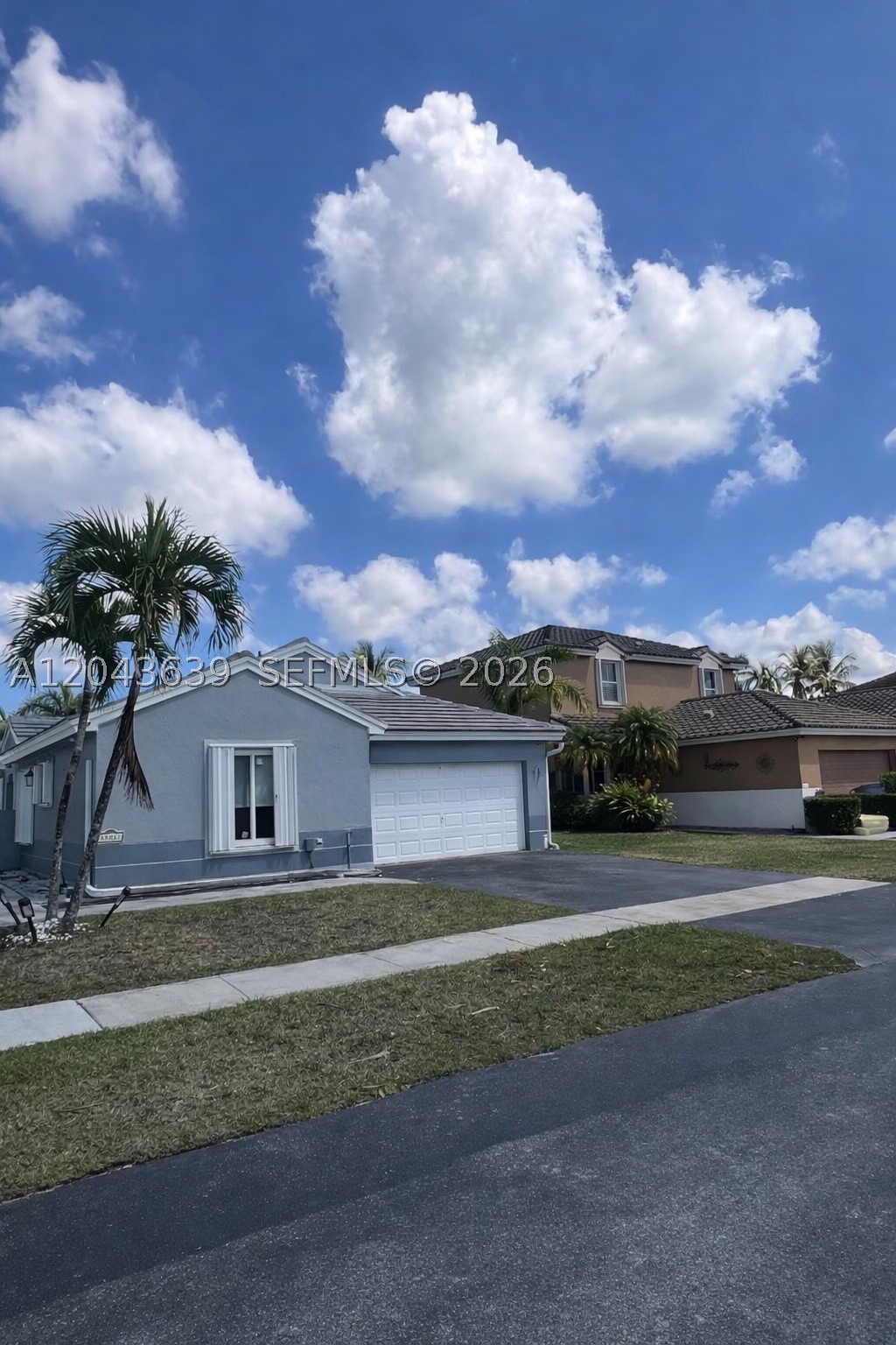 Pembroke Pines photo 4