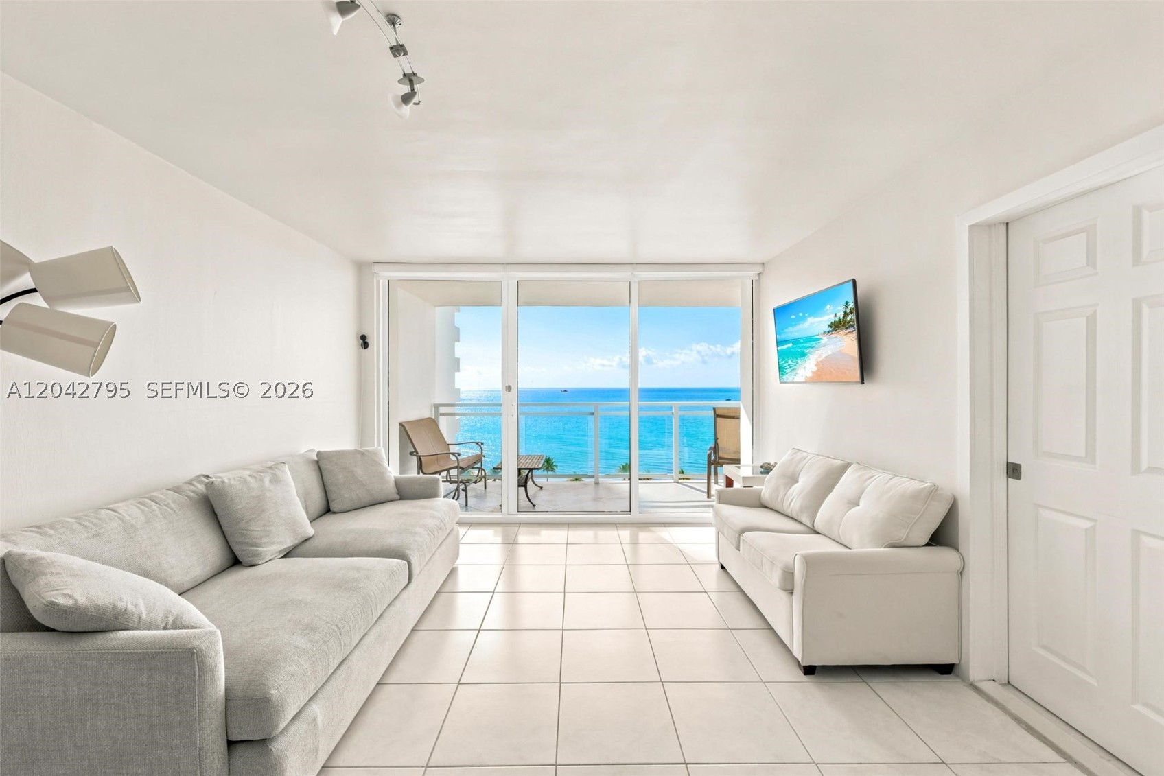 Hallandale Beach photo 4