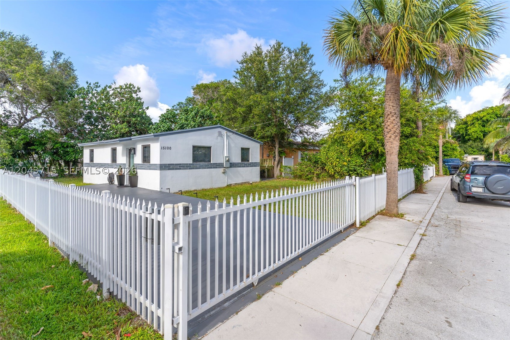 North Miami Beach photo 1